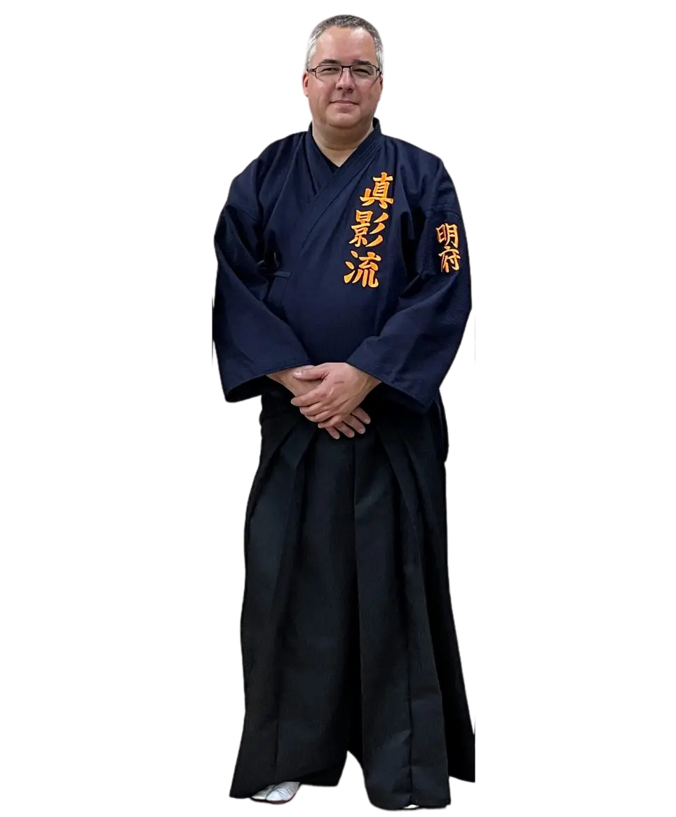 Chris de Feijter in Meifu Shinkage Ryū training clothing.